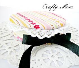 Macaron Sewing Accessorie-needle case floral pattern